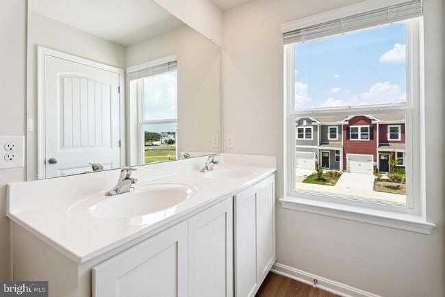 Building Photo - 1408 SUGARPLUM Ln