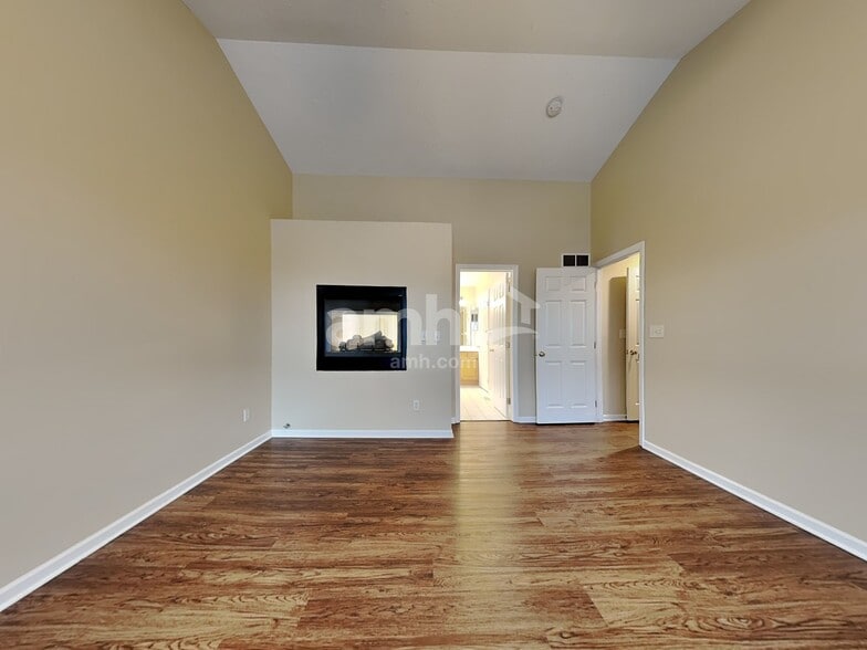 Building Photo - 210 Waterstone Dr