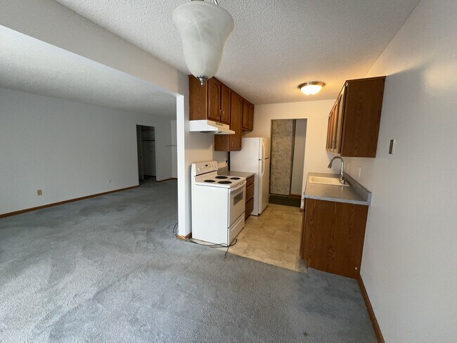 Building Photo - 4578 Cedar Lake Rd S