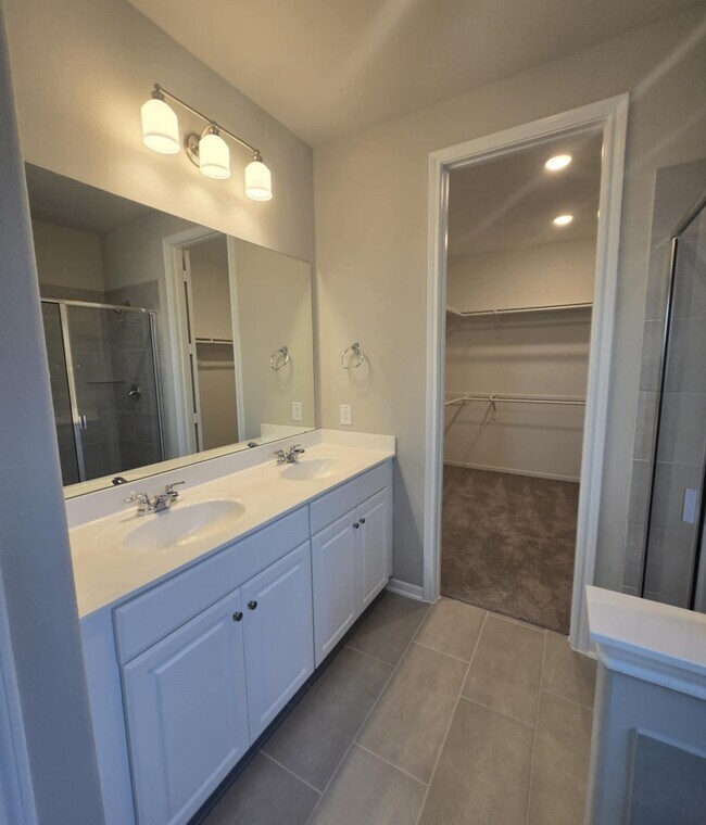 Building Photo - 27502 Clear Breeze Dr