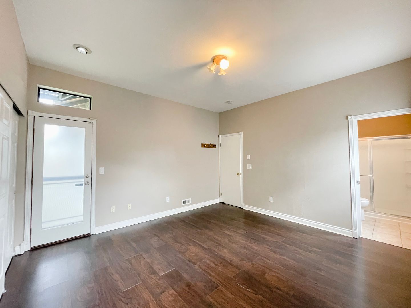 Building Photo - Cherokee Bay Rambler