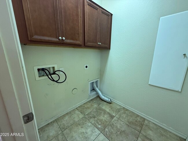 Building Photo - 1594 W Pelican Ct