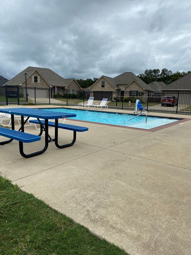 Building Photo - Willow Heights