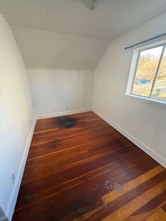 Building Photo - Hansen-PM-025-0262