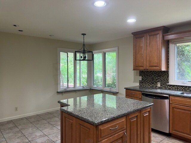 Building Photo - 8551 North Point Dr