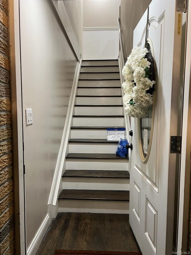 Building Photo - 144-10 230th Pl