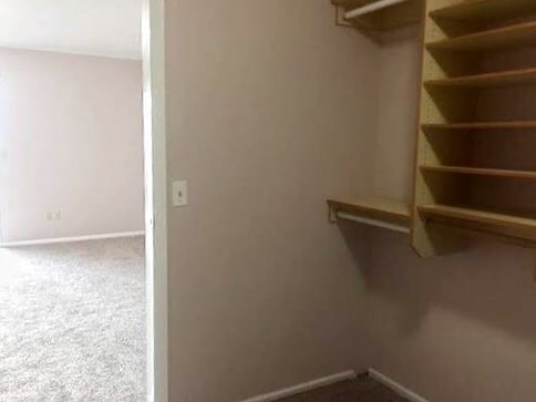 Building Photo - Spacious East Anchorage Home with Yard & Garage!