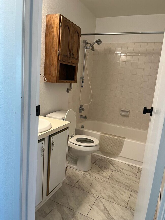 Building Photo - 8628 Onyx Dr SW