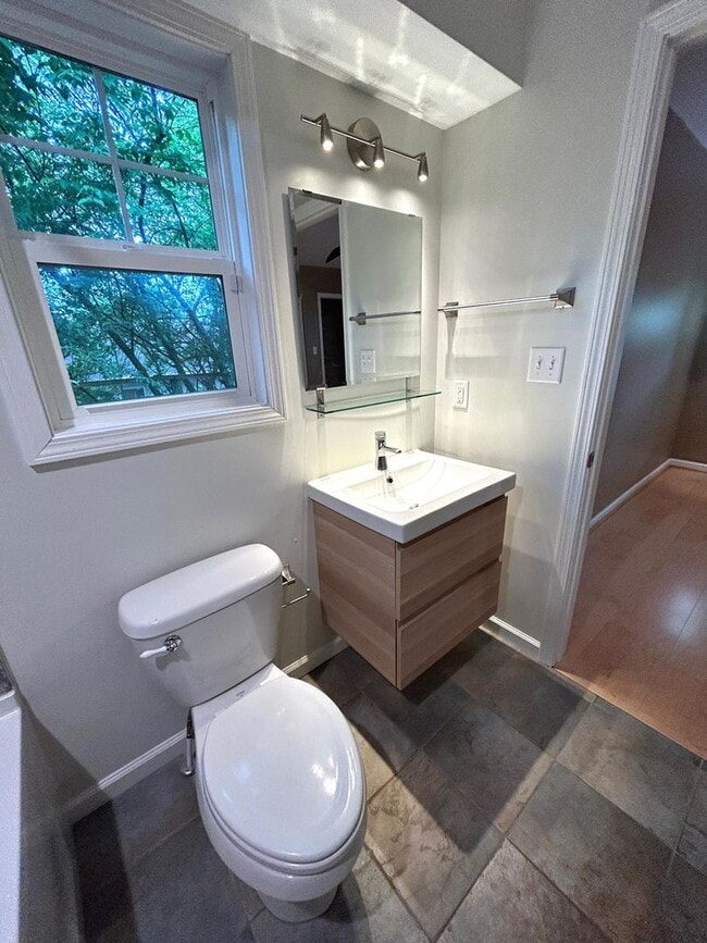 Building Photo - East Asheville - Contemporary Bungalow