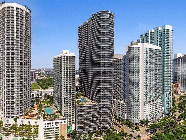 Building Photo - 488 NE 18th St