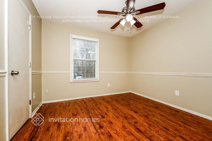 Building Photo - 1616 Picadilly Ct NE