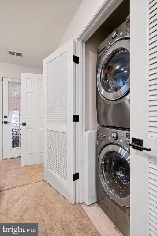 Building Photo - 26147 Lands End Dr