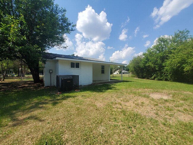 Building Photo - 2618 Graham Rd