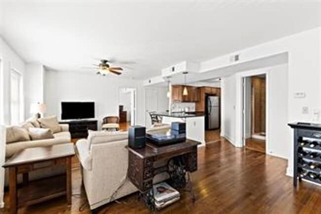 Building Photo - {4555 #205} Ponce De Leon Condo Available Immediately + Flexible Lease Terms + Corner Unit with G...