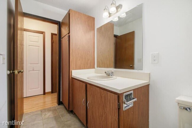 Building Photo - 2 br, 1 bath  - 2949 Danford Creek Dr Apt 3