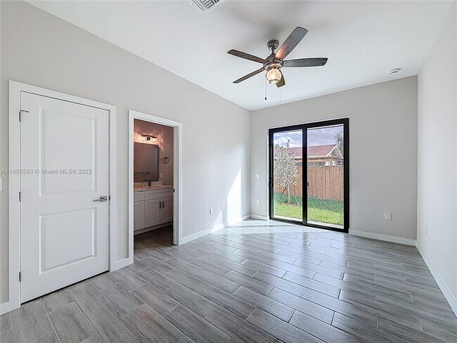 Building Photo - 402-414 NW 41st St