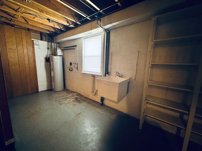 Building Photo - Charming Brick Ranch Home in Campbell County