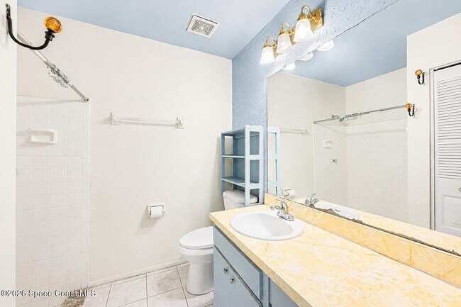 Building Photo - 1202 Linmoor Cir NE
