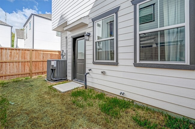 Building Photo - 5418 Wheatley St