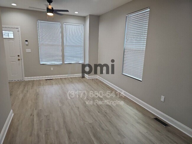 Building Photo - 640 N Parker Ave