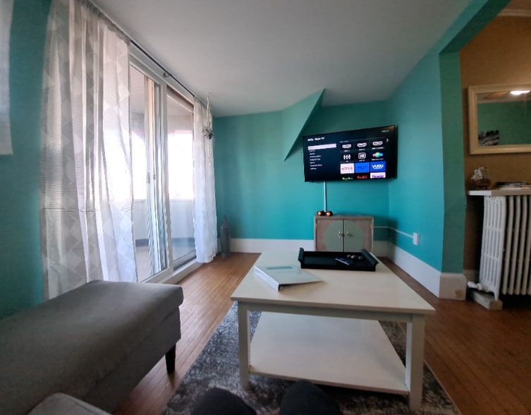 Building Photo - 1721 E 1st St