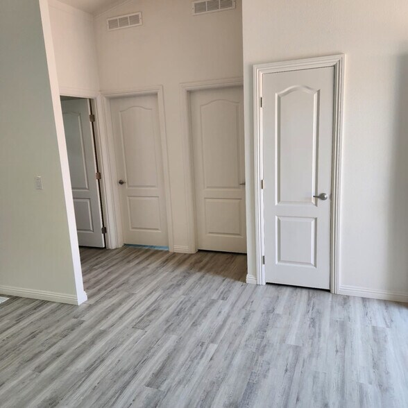 Building Photo - 1607 Walton St