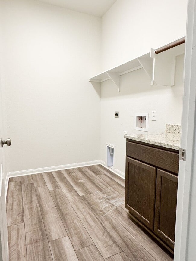 Building Photo - Perfect home in a perfect location!