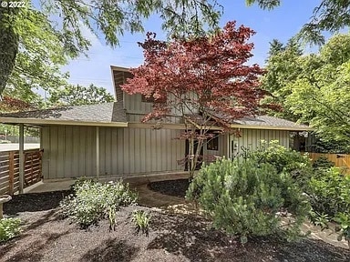 Building Photo - 7987 SW Skyhar Dr