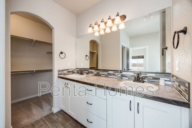 Building Photo - 660 Rock Rd