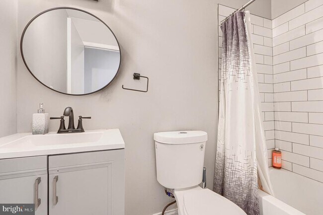 Building Photo - 1729 Guilford Ave