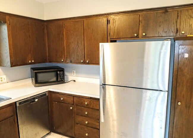 Building Photo - 3 Bedroom 2 Bath in Burnsville