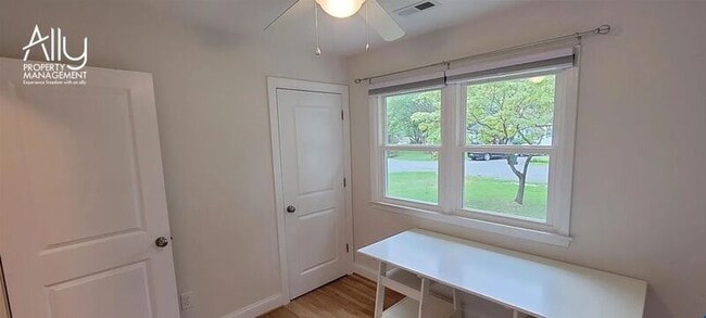 Building Photo - 290 Windfield Cir