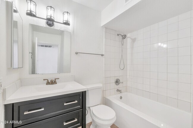 Building Photo - 5234 E Blanche Dr