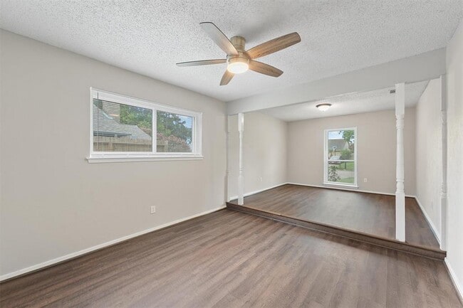 Building Photo - 7103 Foxway Ln