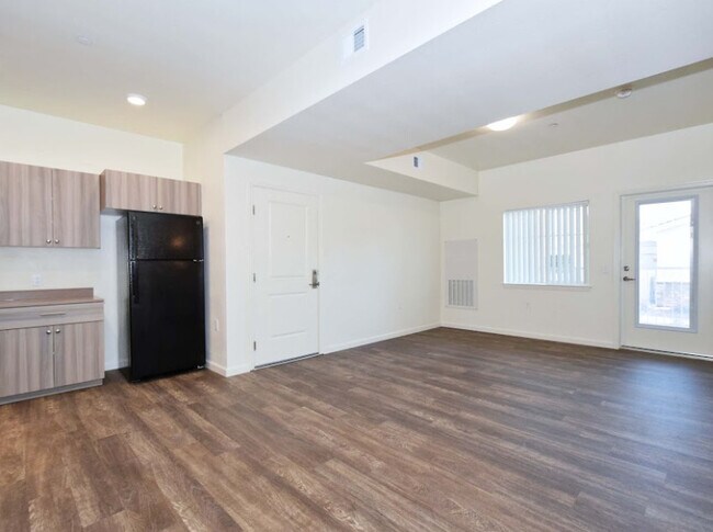 Building Photo - Ford Oaks Apartments