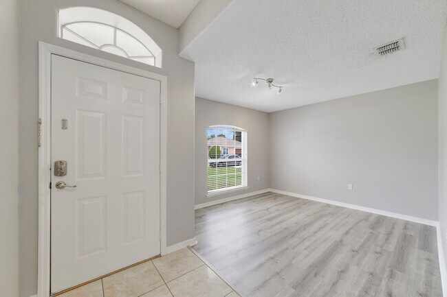 Building Photo - 266 Chadworth Dr