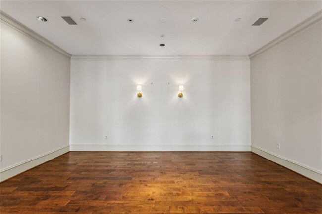 Building Photo - 2500 Peachtree Rd NW