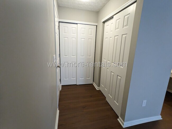 Building Photo - Remodeled house in Galloway