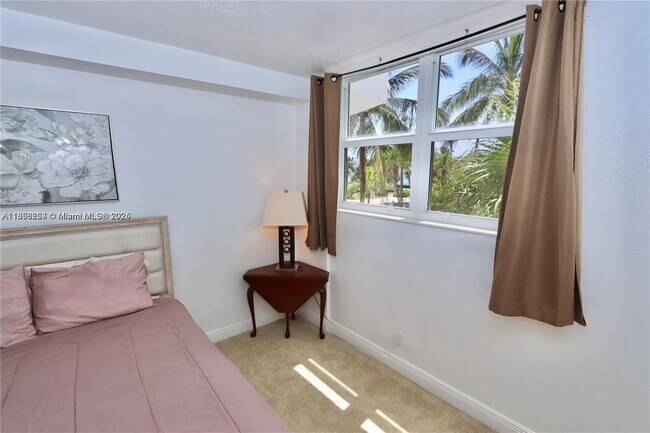 Building Photo - 3001 S Ocean Dr