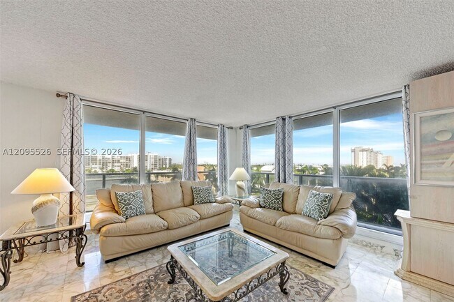 Building Photo - 2751 S Ocean Dr