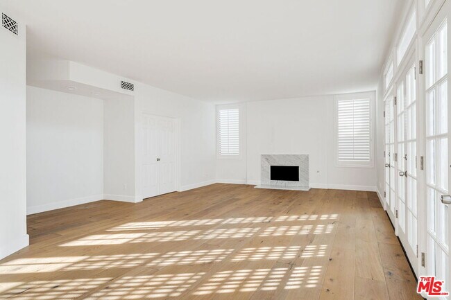 Building Photo - 11845 Mayfield Ave