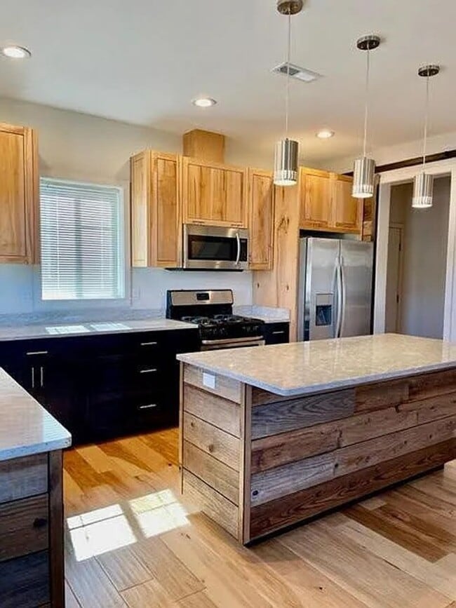Building Photo - Two Bedroom Duplex | Available Early June