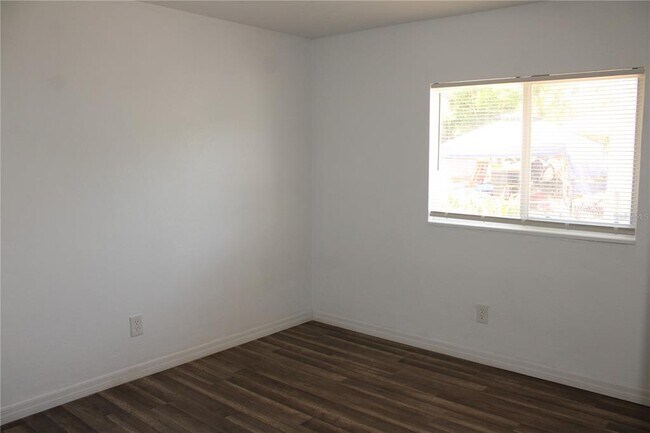 Building Photo - 3316 26th St W