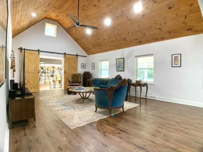 Building Photo - 3979 Lem Davis Rd
