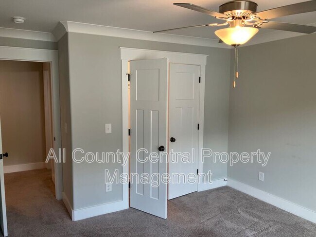 Building Photo - 415 Sunbelt Dr