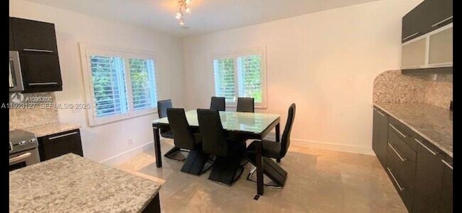 Building Photo - 100 S Prospect Dr