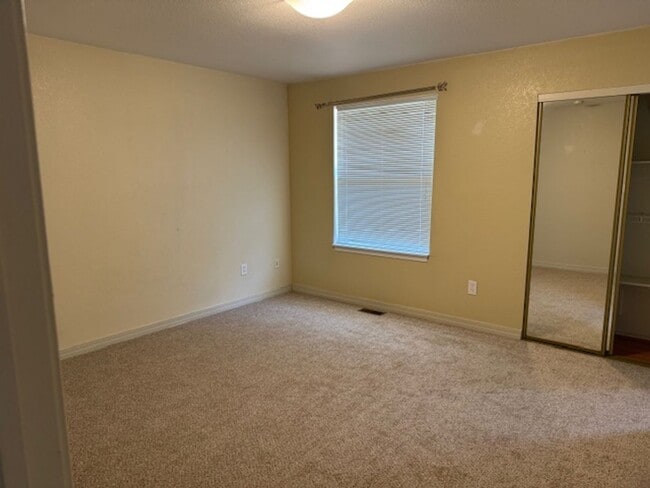 Building Photo - ALL PROSPECTIVE TENANTS MUST SUBMIT A $58 ...