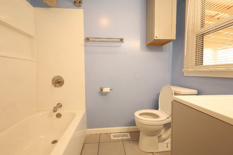 Building Photo - 1653 Walker Ln
