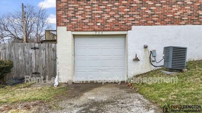 Building Photo - 208 Grayson Ct