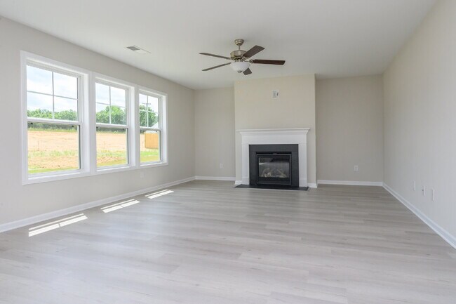 Building Photo - Elegant 4 Bedroom, 2 Bathroom Home with Modern Finishes & Open-Concept Living $2,150/mo rent